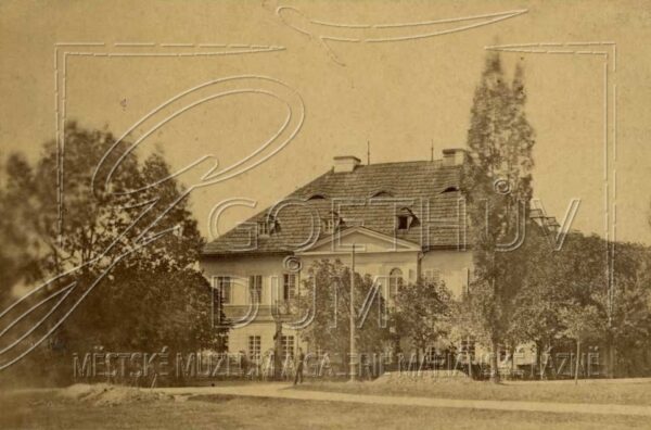 Hostinec „Schönau“ na křižovatce dnešní Hlavní třídy a ulice Chebské na snímku z 2. poloviny 19. století